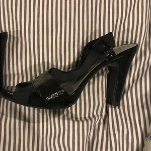 Gianni bini black patent pumps